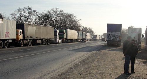 The federal highway "Kavkaz" between Khasavyurt and Toturbiykala. Photo by Murad Muradov for the "Caucasian Knot"