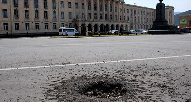 Georgia, Central square in the city of Gori, August 2008. Photo by interpressnews/http://civil.ge Georgia, Central square in the city of Gori, August 2008. Photo by interpressnews/http://civil.ge