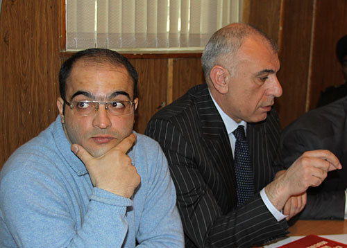 Einullah Fatullaev (on the left), editor-in chief of the "Real Azerbaijan" newspaper, and his advocate Isakhan Ashurov at the Garadag District Court of Baku. April 28, 2010. Photo by Turkhan Karimov for the "Caucsian Knot" Einullah Fatullaev (on the left), editor-in chief of the "Real Azerbaijan" newspaper, and his advocate Isakhan Ashurov at the Garadag District Court of Baku. April 28, 2010. Photo by Turkhan Karimov for the "Caucsian Knot"