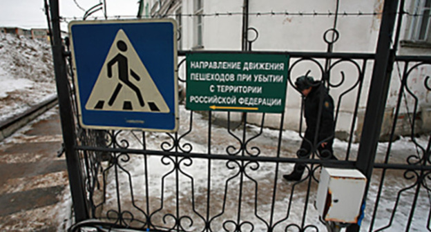 Road signs on the Russian-Ukrainian border. Photo: http://www.shakhty.su/world/news/2016/01/13/chertkovo/