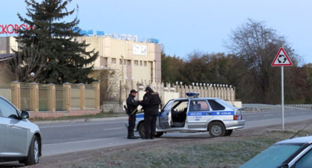Law enforcers in the streets of the village of Chegem-2. Photo http://nac.gov.ru/