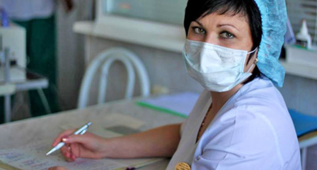 A health-care worker. Photo: Valentina Mischenko / Yugopolis