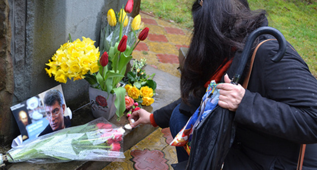 Boris Nemtsov's photo and flowers at the Memorial to victims of political repressions. Sochi, March 1, 2015. Photo by Svetlana Kravchenko for the "Caucasian Knot" Boris Nemtsov's photo and flowers at the Memorial to victims of political repressions. Sochi, March 1, 2015. Photo by Svetlana Kravchenko for the "Caucasian Knot"