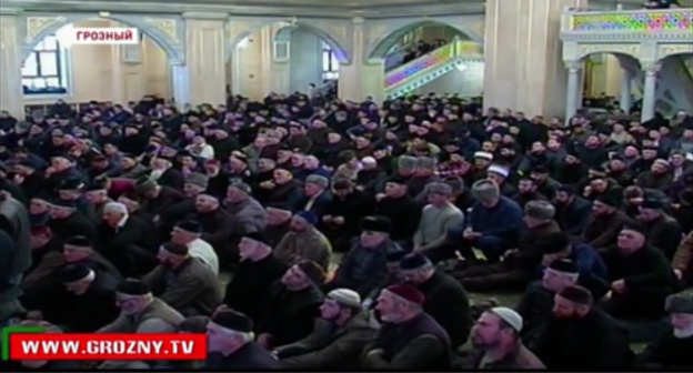 Gathering of followers of tarikats (Sufi brotherhoods) of Naqshbandi and Kadarin Grozny, February 2, 2016. Photo: screenshot of video footage by TV company ‘Grozny’, http://grozny.tv/news.php?id=10397