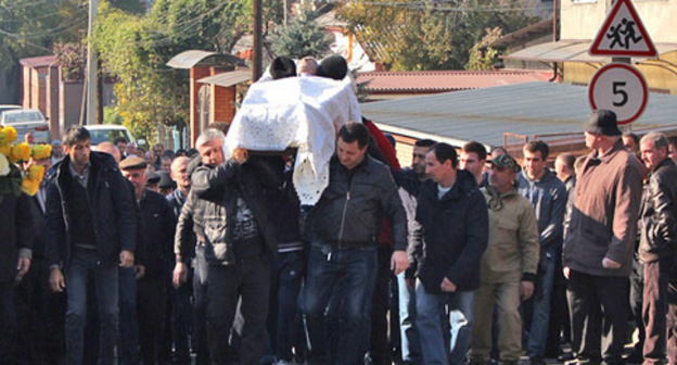 Funeral of the resident of North Ossetia Vladimir Tskaev. November 4, 2015. Photo by Emma Marzoeva for the ‘Caucasian Knot’.