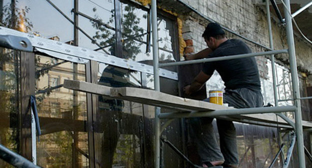 Chechnya, Grozny. Civil restoration works in 2008. Photo by www.chechnyafree.ru Chechnya, Grozny. Civil restoration works in 2008. Photo by www.chechnyafree.ru