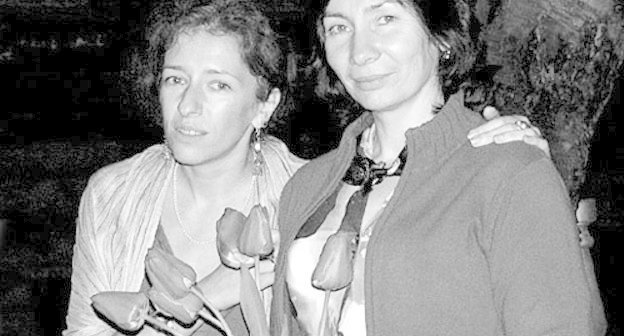 Tatiana Lokshina (on the left) and Natalia Estemirova. Chechnya, Grozny, April 2006. Photo by http://grend.livejournal.com Tatiana Lokshina (on the left) and Natalia Estemirova. Chechnya, Grozny, April 2006. Photo by http://grend.livejournal.com