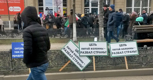 Banners for the rally in support of Kadyrov, Grozny, January 22, 2016. Photo by Magomed Magomedov for the ‘Caucasian Knot’. Banners for the rally in support of Kadyrov, Grozny, January 22, 2016. Photo by Magomed Magomedov for the ‘Caucasian Knot’.