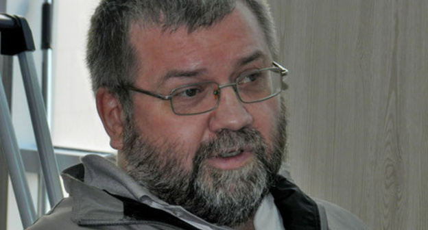 Yevgeny Kruglov, the head of the archeological department of the Volgograd Regional Organization (VRO) "All-Russian Society for Protection of Historical and Cultural Monuments", at the press conference. Volgograd, April 22, 2016. Photo by Tatyana Filimonova for the "Caucasian Knot" Yevgeny Kruglov, the head of the archeological department of the Volgograd Regional Organization (VRO) "All-Russian Society for Protection of Historical and Cultural Monuments", at the press conference. Volgograd, April 22, 2016. Photo by Tatyana Filimonova for the "Caucasian Knot"