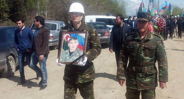 Funerals of the Azerbaijani Army soldier. Photo: © Vdohnovenie Mustafa, http://sputnik.az/incidents/20160405/404455167.html Funerals of the Azerbaijani Army soldier. Photo: © Vdohnovenie Mustafa, http://sputnik.az/incidents/20160405/404455167.html