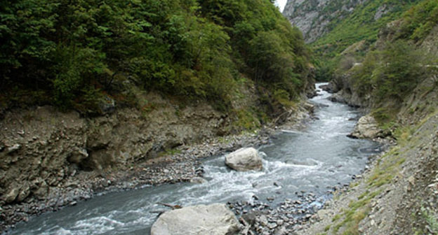 Chechnya, Argun Gorge and Argun River. Photo by www.chechnyafree.ru Chechnya, Argun Gorge and Argun River. Photo by www.chechnyafree.ru