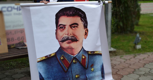 Portrait of Stalin. Photo by Svetlana Kravchenko for the ‘Caucasian Knot’. Portrait of Stalin. Photo by Svetlana Kravchenko for the ‘Caucasian Knot’.