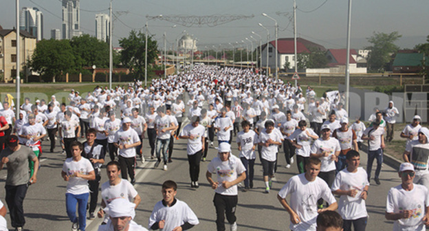 Marathon run "From Heart to Heart" in Chechnya. Photo: http://163gorod.ru/event/24146958-pobeditel-begovogo-marafona-ot-serdca-k-serdcu-poluchit-avtomobil Marathon run "From Heart to Heart" in Chechnya. Photo: http://163gorod.ru/event/24146958-pobeditel-begovogo-marafona-ot-serdca-k-serdcu-poluchit-avtomobil