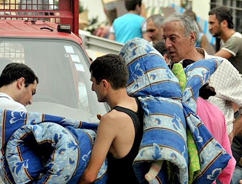 Eviction of refugees from hospital in Isani District, Tbilisi, August 13, 2010. Photo by www.radiotavisupleba.ge, Nodar Tskhirashvili Eviction of refugees from hospital in Isani District, Tbilisi, August 13, 2010. Photo by www.radiotavisupleba.ge, Nodar Tskhirashvili