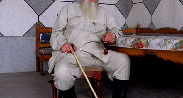 Magomed-Hadji Aushev in the yard of his house in Nazran, Ingushetia, August 26, 2010. Photo by the "Caucasian Knot" Magomed-Hadji Aushev in the yard of his house in Nazran, Ingushetia, August 26, 2010. Photo by the "Caucasian Knot"