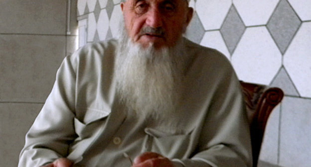 Magomed-Hadji Aushev in the yard of his house in Nazran, Ingushetia, August 26, 2010. Photo by the "Caucasian Knot" Magomed-Hadji Aushev in the yard of his house in Nazran, Ingushetia, August 26, 2010. Photo by the "Caucasian Knot"