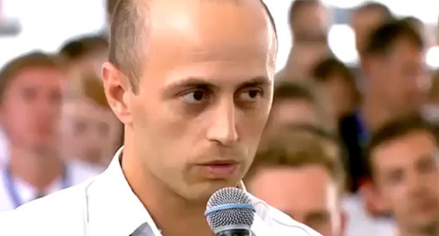 Gadji Kurbanov. Photo: screenshot of video record: http://www.stav.kp.ru/daily/26562/3579598/ Gadji Kurbanov. Photo: screenshot of video record: http://www.stav.kp.ru/daily/26562/3579598/