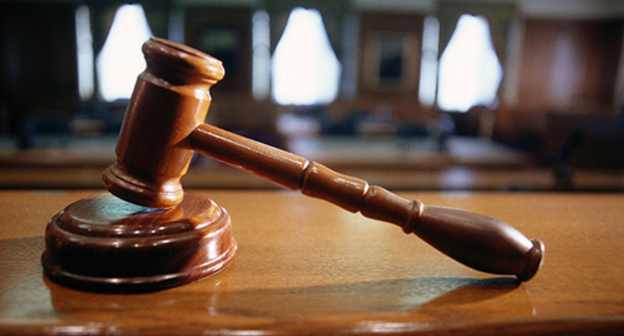 Gavel. Photo: http://pravdaurfo.ru/news/advokaty-nastaivayut-na-nevinovnosti-uralskoy-bankirshi-pospelovoy Gavel. Photo: http://pravdaurfo.ru/news/advokaty-nastaivayut-na-nevinovnosti-uralskoy-bankirshi-pospelovoy