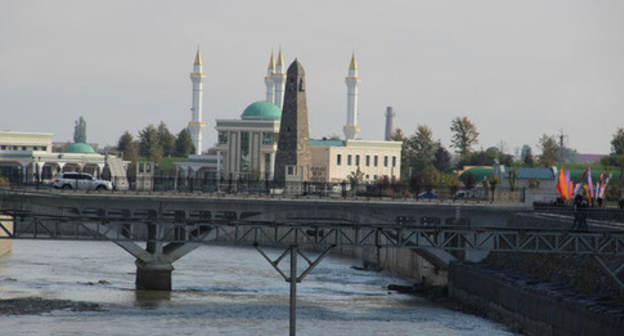 A bridge in Sunzhi. Grozny. Photo by Magomed Magomedov for the "Caucasian Knoy"