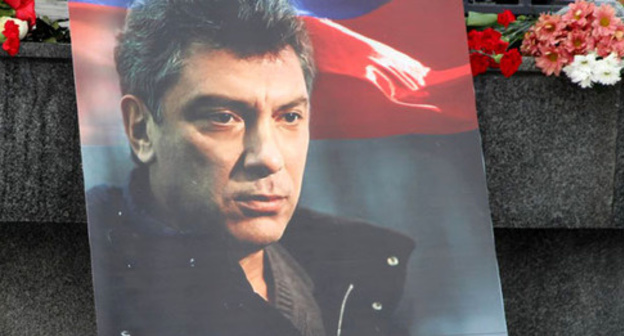 Nemtsov's portrait at the murder site. Photo: RFE/RL