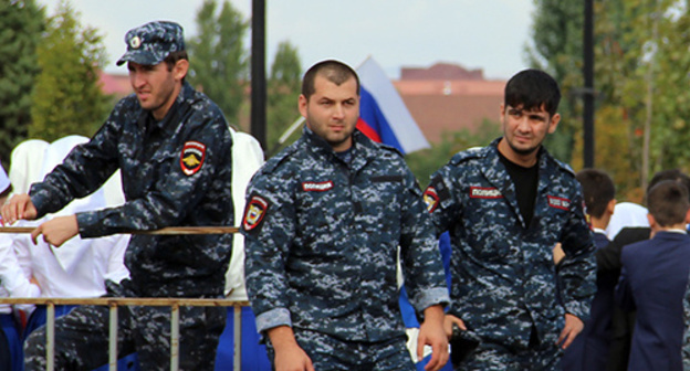 Law enforcers in Grozny. Photo by Magomed Magomedov for the 'Caucasian Knot'. 