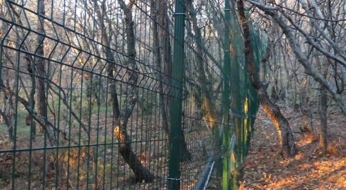 Fence surrounding the territory where EcoWatch activists tried to hold inspection. Photo: http://ewnc.org/node/23326 Fence surrounding the territory where EcoWatch activists tried to hold inspection. Photo: http://ewnc.org/node/23326
