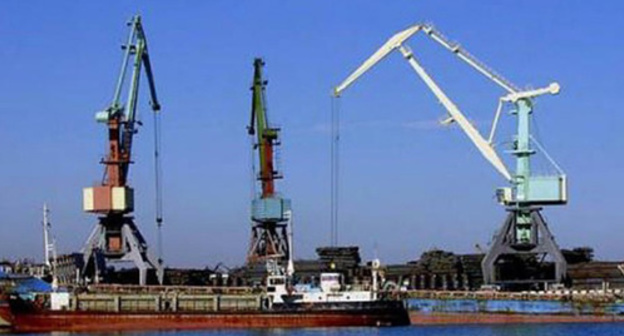 Makhachkala ports. Photo http://mmport.ru/галерея/ Makhachkala ports. Photo http://mmport.ru/галерея/