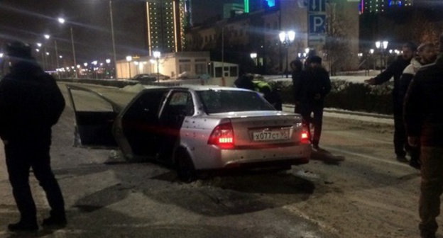 Shelled car in the centre of Grozny, December 17, 2016. Photo is provided to the 'Caucasian Knot' by Grozny resident. 