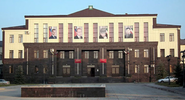 Kurchaloi Administration. Photo: https://ru.wikipedia.org/wiki/Курчалой Kurchaloi Administration. Photo: https://ru.wikipedia.org/wiki/Курчалой