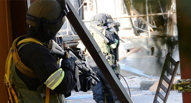 Law enforcers during CTO. Photo: http://nac.gov.ru/nakmessage/2016/01/17/v-nalchike-neitralizovan-okazavshii-vooruzhennoe-soprotivlenie-bandit.html Law enforcers during CTO. Photo: http://nac.gov.ru/nakmessage/2016/01/17/v-nalchike-neitralizovan-okazavshii-vooruzhennoe-soprotivlenie-bandit.html
