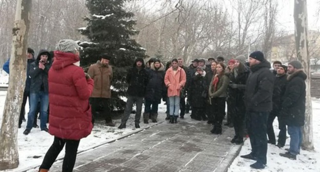 The participants of the rally against the construction of the museum in the Park in Makhachkala. January 29, 2017. Photo by Timur Isaev for the "Caucasian Knot" The participants of the rally against the construction of the museum in the Park in Makhachkala. January 29, 2017. Photo by Timur Isaev for the "Caucasian Knot"