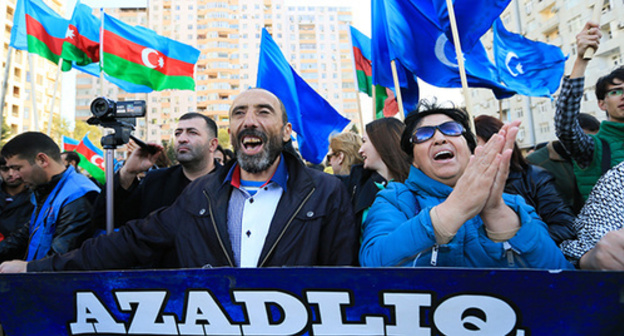 The participants of the rally of the "Musavat" Party in Baku. An inscription on a poster: "Freedom". October 25, 2015. Photo by Aziz Karimov for the "Caucasian Knot" The participants of the rally of the "Musavat" Party in Baku. An inscription on a poster: "Freedom". October 25, 2015. Photo by Aziz Karimov for the "Caucasian Knot"
