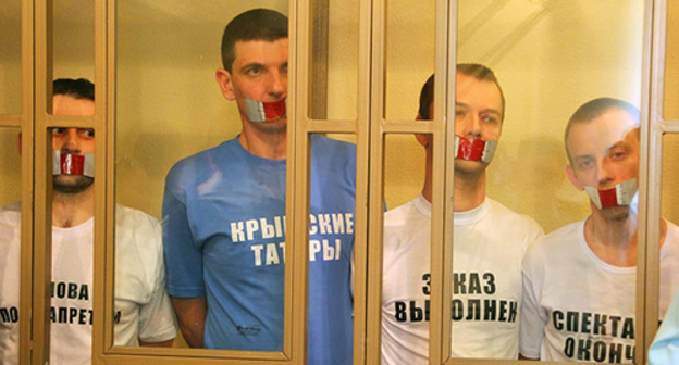 Defendants in "Hizb ut-Tahrir" case: Ruslan Zeitullaev, Ferat Saifulaev, Rustem Vaitov, and Nuri Primov, September 7, 2016. Photo by Konstantin Volgin for the ‘Caucasian Knot’. Defendants in "Hizb ut-Tahrir" case: Ruslan Zeitullaev, Ferat Saifulaev, Rustem Vaitov, and Nuri Primov, September 7, 2016. Photo by Konstantin Volgin for the ‘Caucasian Knot’.