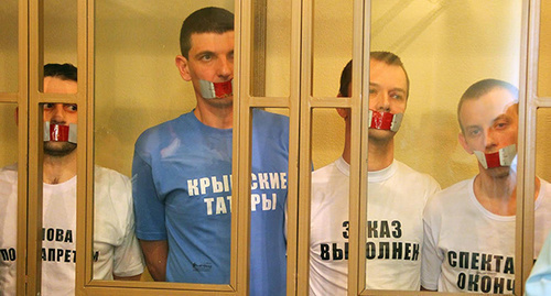 Defendants in "Hizb ut-Tahrir" case: Ruslan Zeitullaev, Ferat Saifulaev, Rustem Vaitov, and Nuri Primov, September 7, 2016. Photo by Konstantin Volgin for the ‘Caucasian Knot’. Defendants in "Hizb ut-Tahrir" case: Ruslan Zeitullaev, Ferat Saifulaev, Rustem Vaitov, and Nuri Primov, September 7, 2016. Photo by Konstantin Volgin for the ‘Caucasian Knot’.