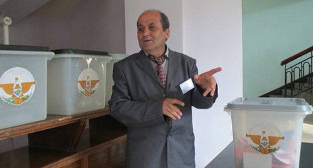 At the polling station in Nagorny Karabakh. Photo by Alvard Grigoryan for the 'Caucasian Knot'. At the polling station in Nagorny Karabakh. Photo by Alvard Grigoryan for the 'Caucasian Knot'.