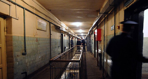 An aisle in SIZO (pre-trial detention facility). Photo: https://www.yuga.ru/news/256817/ An aisle in SIZO (pre-trial detention facility). Photo: https://www.yuga.ru/news/256817/