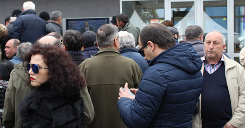 Participants of protest action in the yard of 'Rustavi-2' TV company, Tbilisi, March 3, 2017. Photo by Inna Kukudzhanova for the 'Caucasian Knot'. Participants of protest action in the yard of 'Rustavi-2' TV company, Tbilisi, March 3, 2017. Photo by Inna Kukudzhanova for the 'Caucasian Knot'.