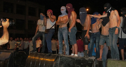 Participants of clashes between protesters and policemen, Yerevan, July 19, 2016. Photo by Tigran Petrosyan for the ‘Caucasian Knot’. Participants of clashes between protesters and policemen, Yerevan, July 19, 2016. Photo by Tigran Petrosyan for the ‘Caucasian Knot’.