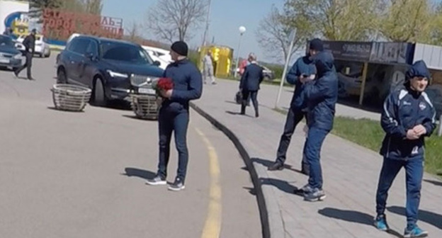 Photo posted by Ilya Varlamov, depicting, according to him, participants of April 26 attack. Photo: http://varlamov.ru/2347531.html Photo posted by Ilya Varlamov, depicting, according to him, participants of April 26 attack. Photo: http://varlamov.ru/2347531.html