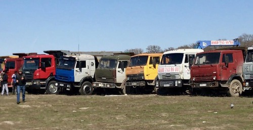 Protest action by truck drivers in Dagestan, April 4, 2017. Photo by Patimat Makhmudova for the 'Caucasian Knot'. Protest action by truck drivers in Dagestan, April 4, 2017. Photo by Patimat Makhmudova for the 'Caucasian Knot'.