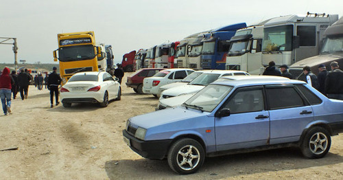 Heavy truck drivers on protest against 'Platon' system, Dagestan, April 2017. Photo by Patimat Makhmudova for the 'Caucasian Knot'. Heavy truck drivers on protest against 'Platon' system, Dagestan, April 2017. Photo by Patimat Makhmudova for the 'Caucasian Knot'.