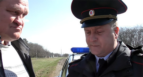 Detention of Oleg Petrov. Screenshot: http://review-watch.ru/video/UWK1p5DS7UE Detention of Oleg Petrov. Screenshot: http://review-watch.ru/video/UWK1p5DS7UE