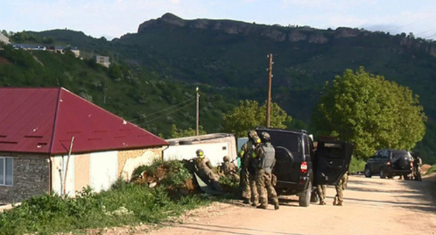 Special forces in Dagestani mountain village. Photo: http://nac.gov.ru/kontrterroristicheskie-operacii/v-hode-kto-v-dagestane-neytralizovany-chetvero.html Special forces in Dagestani mountain village. Photo: http://nac.gov.ru/kontrterroristicheskie-operacii/v-hode-kto-v-dagestane-neytralizovany-chetvero.html