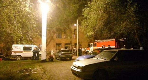 A part of the roof collapsed over the stairwell of apartment house No. 44 in Panfyorov Street in Volgograd. Photo http://bloknot-volgograd.ru/news/v-volgograde-obrushilsya-cherdak-avariynogo-obshch-853549 A part of the roof collapsed over the stairwell of apartment house No. 44 in Panfyorov Street in Volgograd. Photo http://bloknot-volgograd.ru/news/v-volgograde-obrushilsya-cherdak-avariynogo-obshch-853549