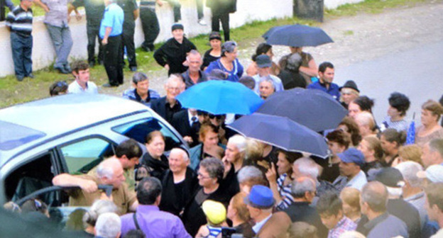 Gali District Protesters demand to grant them citizenship of Abkhazia, June 22, 2017. Photo is provided by eyewitness. Gali District Protesters demand to grant them citizenship of Abkhazia, June 22, 2017. Photo is provided by eyewitness.