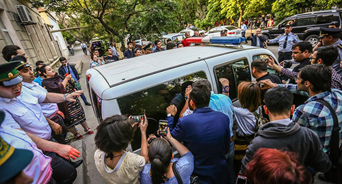 Police car with detained Afghan Mukhtarly. Photo by Aziz Karimov for the Caucasian Knot. Police car with detained Afghan Mukhtarly. Photo by Aziz Karimov for the Caucasian Knot.