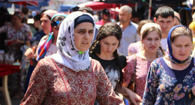 Central market of Grozny on the eve of celebrations. Photo by Magomed Magomedov for the Caucasian Knot. Central market of Grozny on the eve of celebrations. Photo by Magomed Magomedov for the Caucasian Knot.