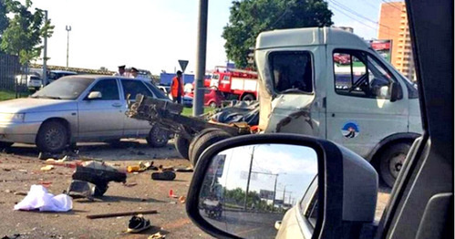 The road accident has occurred in Dzerzhinsky Street in Krasnodar. Photo: http://kubantv.ru/proisshestvija/stali-izvestny-podrobnosti-avarii-na-dzerzhinskogo-v-krasnodare/ The road accident has occurred in Dzerzhinsky Street in Krasnodar. Photo: http://kubantv.ru/proisshestvija/stali-izvestny-podrobnosti-avarii-na-dzerzhinskogo-v-krasnodare/