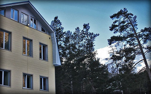 Hotel "Zvezda Elbrusa". Photo: https://zvezda-elbrusa.tiu.ru/p17971778-gostinitsa.html Hotel "Zvezda Elbrusa". Photo: https://zvezda-elbrusa.tiu.ru/p17971778-gostinitsa.html