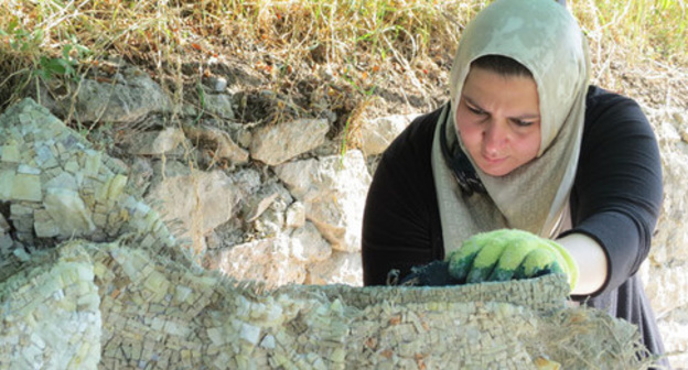 Sculptor from Egypt Marwa Kendil, 5th international symposium named after Akop Gyurdjyan, Shushi, Nagorno-Karabakh, July 18, 2017. Photo by Alvard Grigoryan for the Caucasian Knot. Sculptor from Egypt Marwa Kendil, 5th international symposium named after Akop Gyurdjyan, Shushi, Nagorno-Karabakh, July 18, 2017. Photo by Alvard Grigoryan for the Caucasian Knot.